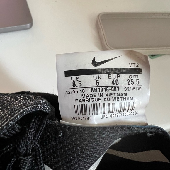 USED Nike Odyssey React 2 Flyknit FLR Running Womens 8.5 Shoes Sneakers - Picture 9 of 9